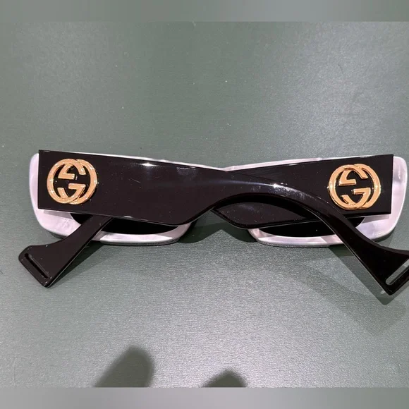 Gucci Fluo Rectangular Sunglasses in Shiny Black & Grey Solid display picture 1